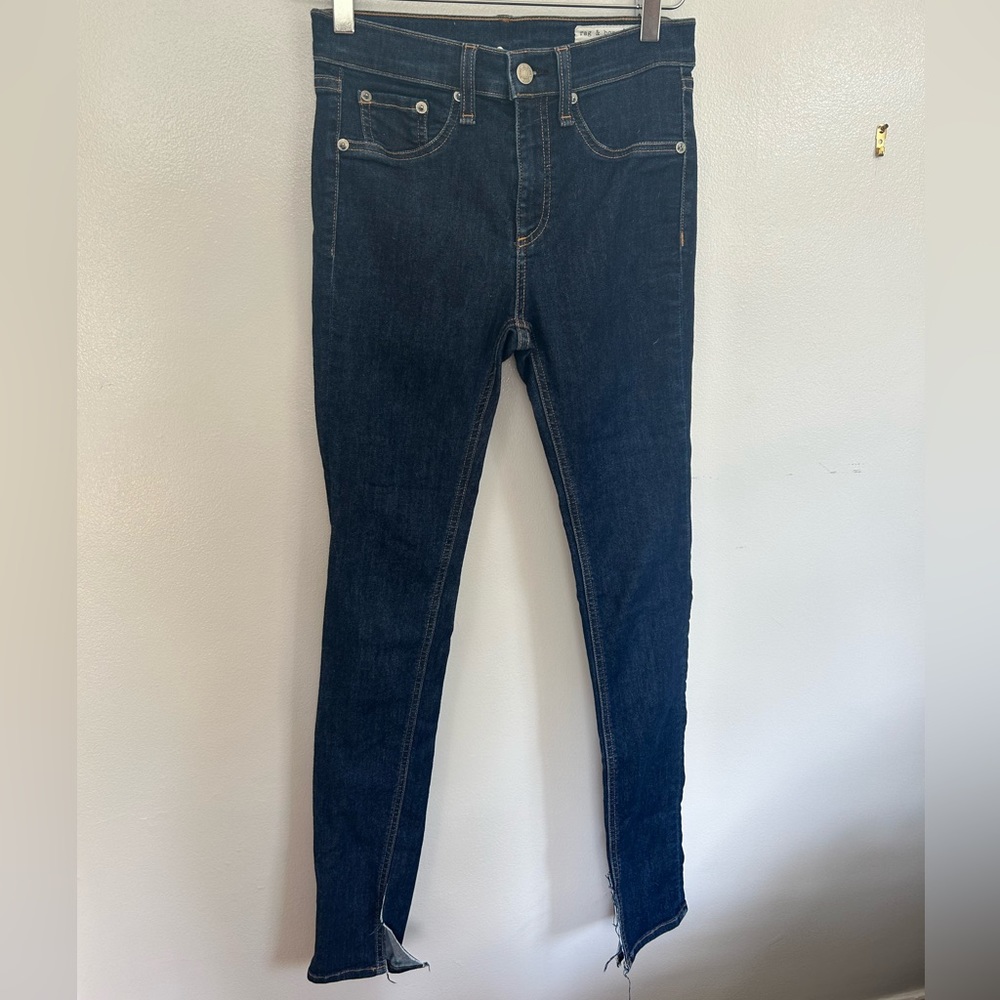 NWOT Rag & Bone Dark Wash Slit Hem Jeans Size 25